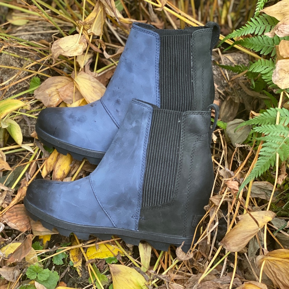 NWOT SOREL JOAN OF ARC